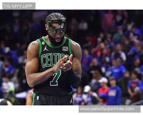 杰伦布朗展现防守实力对手投篮命中率降至联盟第二低的3937