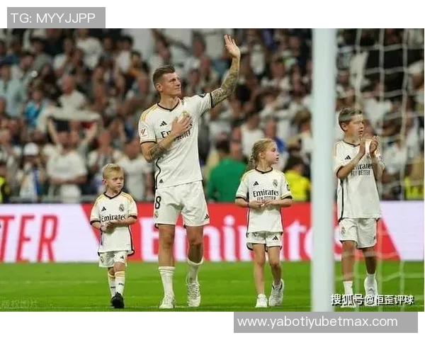 西班牙媒体曝皇社冬窗欲售久保建英要价4000万英超球队争相追逐 西班牙媒体曝皇社冬窗欲售久保建英要价4000万英超球队争相追逐